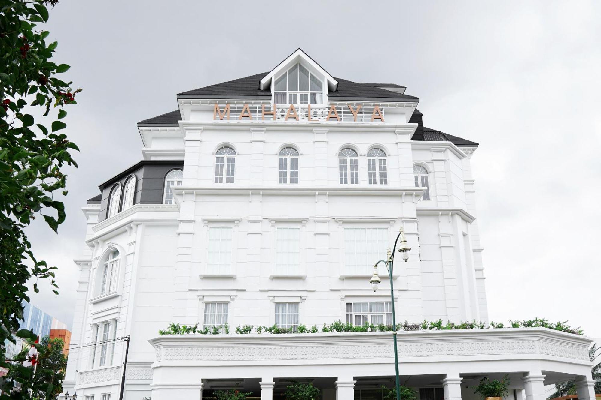 Mahalaya The Legacy Hotel Solo Dış mekan fotoğraf