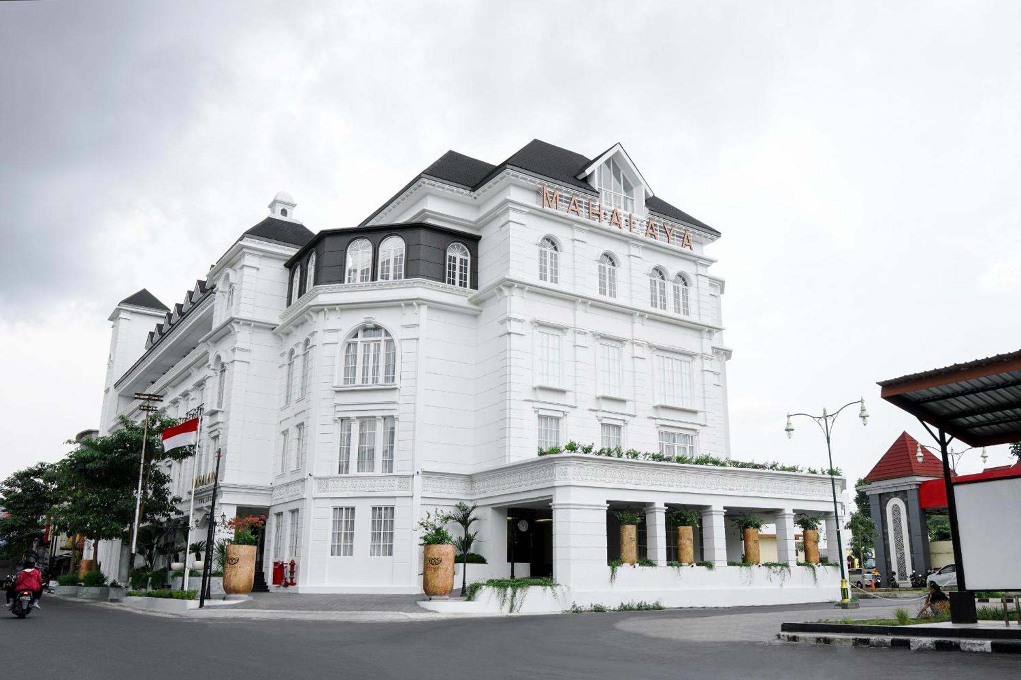 Mahalaya The Legacy Hotel Solo Dış mekan fotoğraf